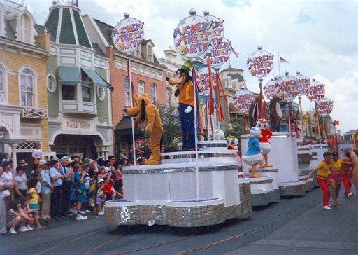 Pluto Goofy Mickey's Street Party